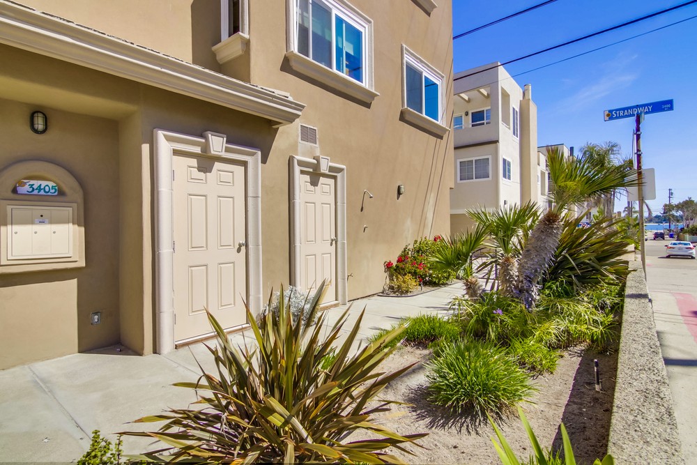 Virtual tour photo 4 of 102 for 3405 Ocean Front Walk