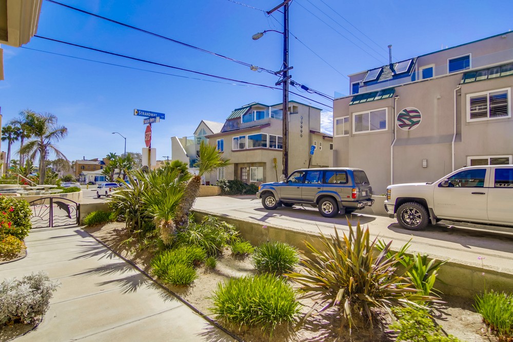 Virtual tour photo 7 of 102 for 3405 Ocean Front Walk