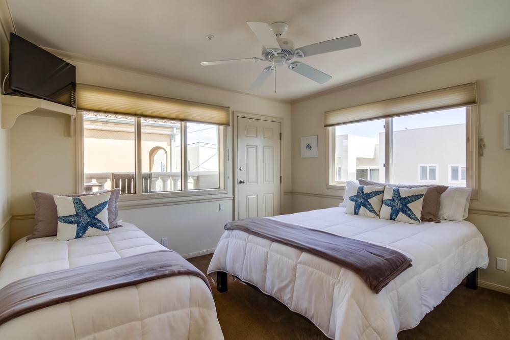 Virtual tour photo 54 of 102 for 3405 Ocean Front Walk