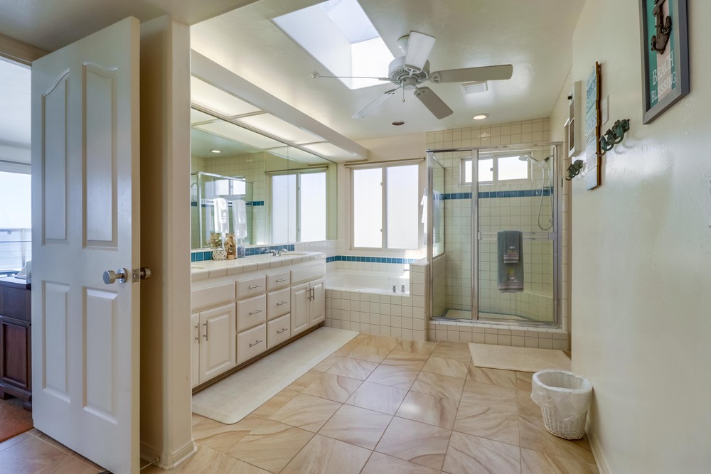 Virtual tour photo 93 of 102 for 3405 Ocean Front Walk