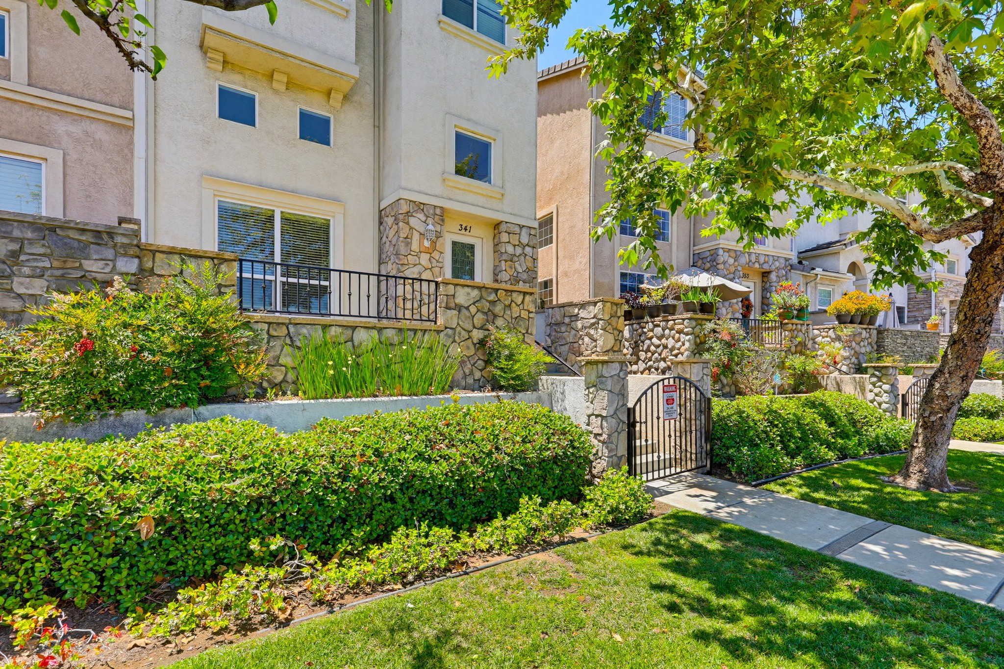 Virtual tour photo 4 of 58 for 341 Kentucky Ave