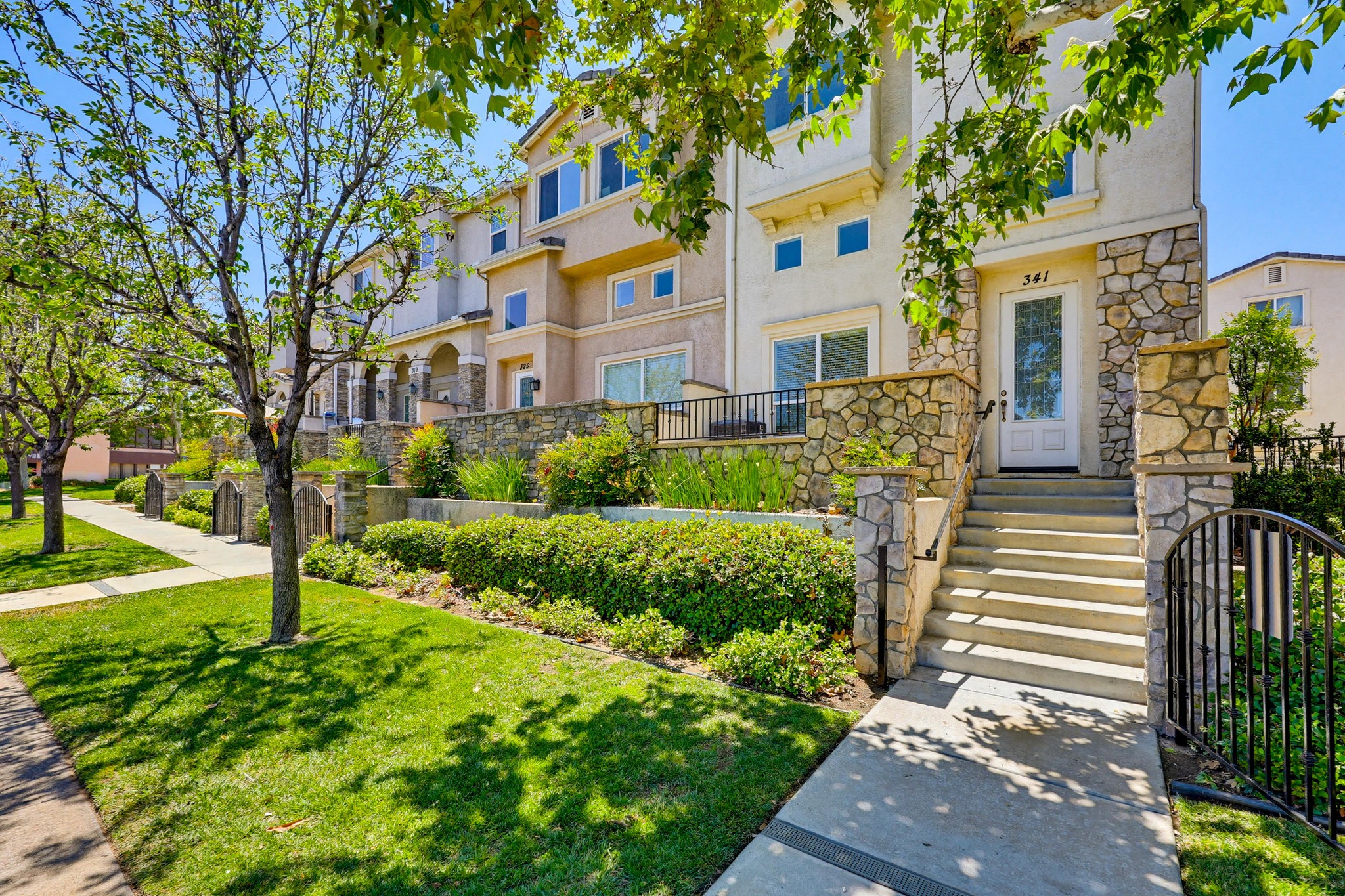 Virtual tour photo 5 of 58 for 341 Kentucky Ave