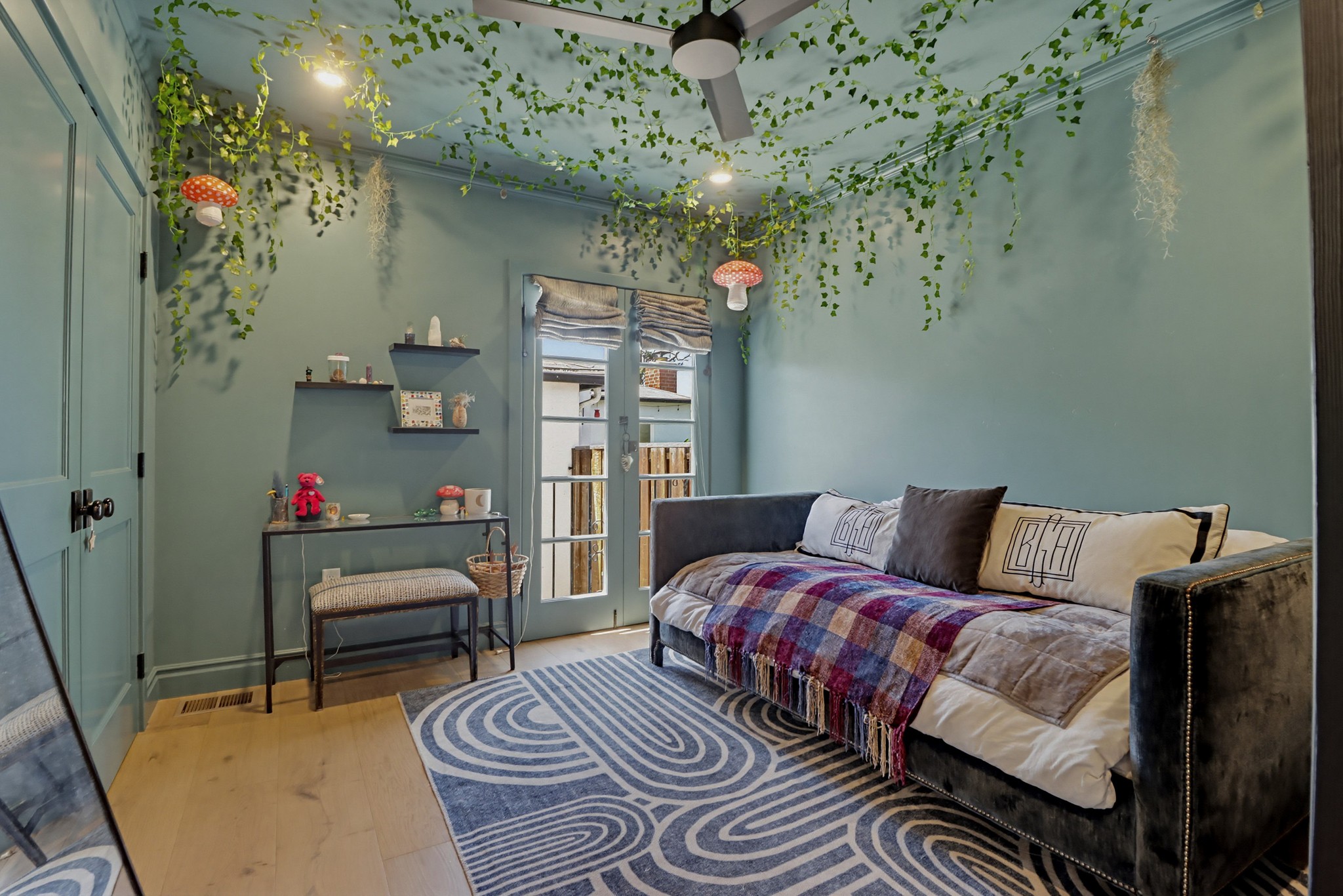 Virtual tour photo 32 of 72 for 3412 Russell St