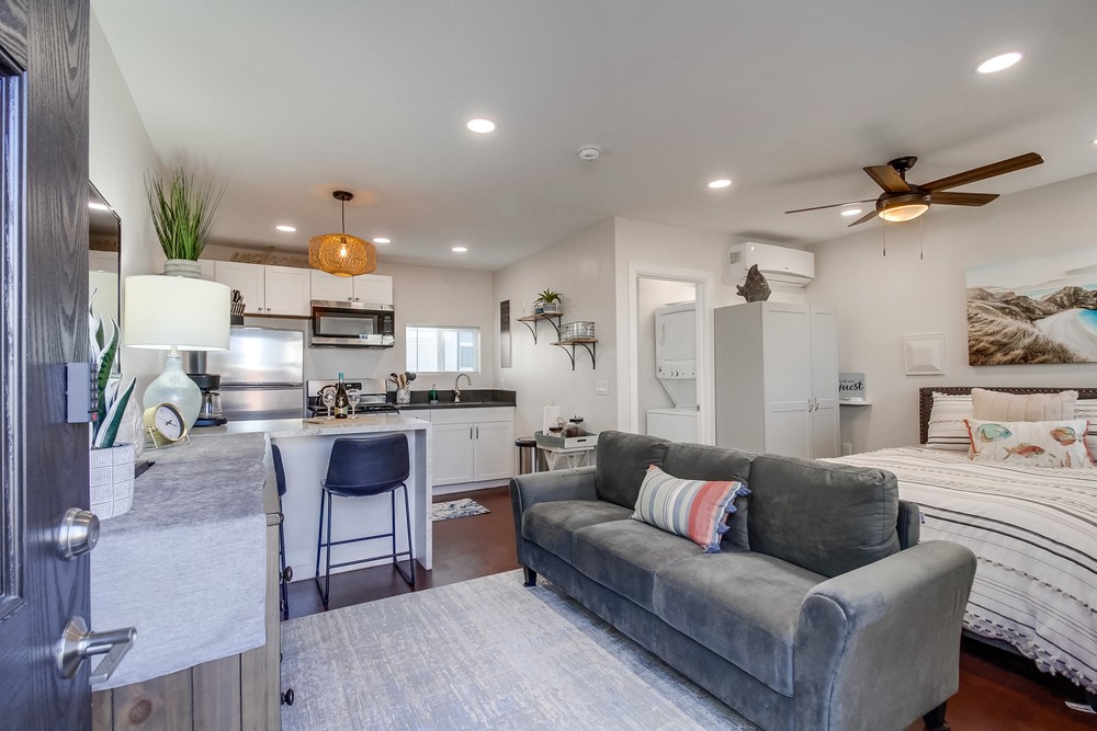 Virtual tour photo 13 of 53 for 3420 Monroe Ave