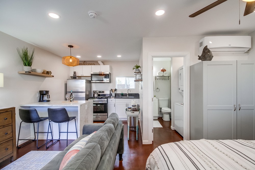 Virtual tour photo 18 of 53 for 3420 Monroe Ave