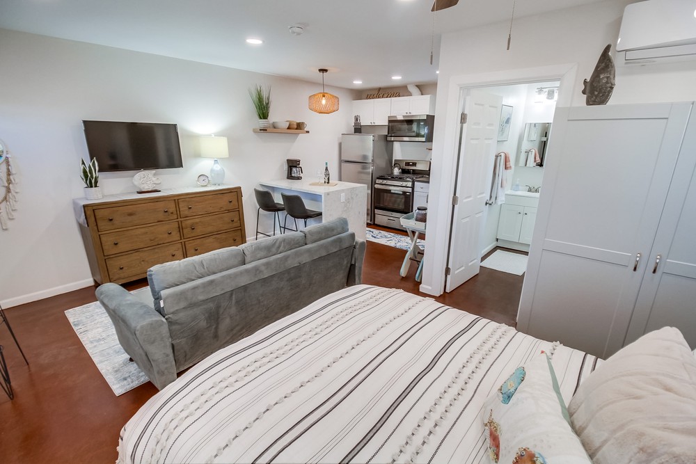 Virtual tour photo 21 of 53 for 3420 Monroe Ave