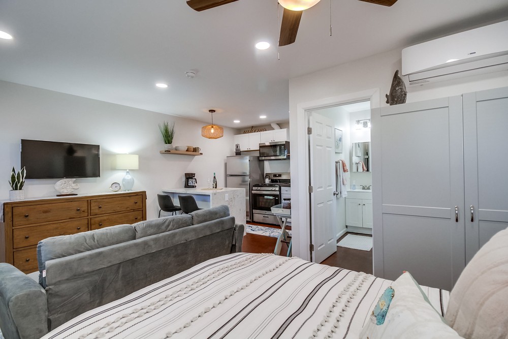 Virtual tour photo 22 of 53 for 3420 Monroe Ave