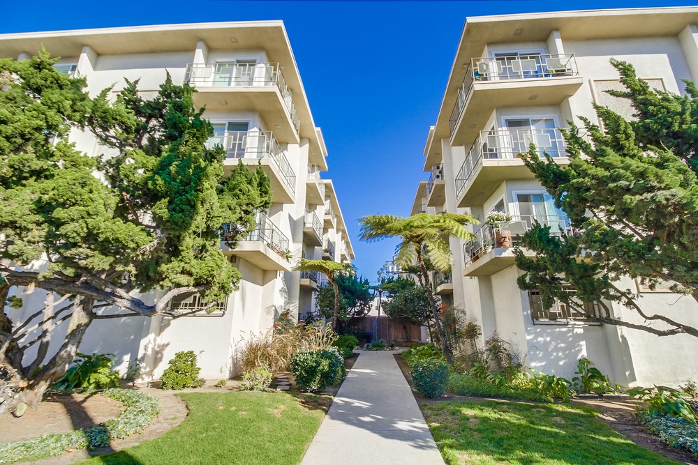 Virtual tour photo 1 of 54 for 3421 Park Blvd