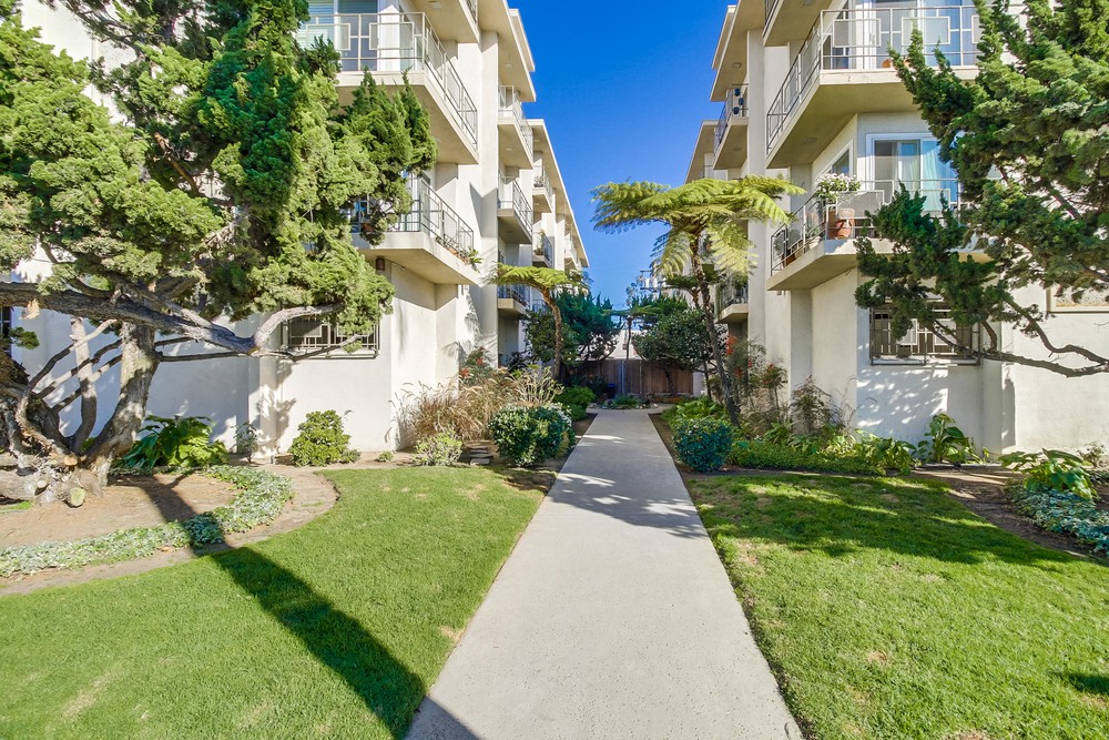 Virtual tour photo 3 of 54 for 3421 Park Blvd