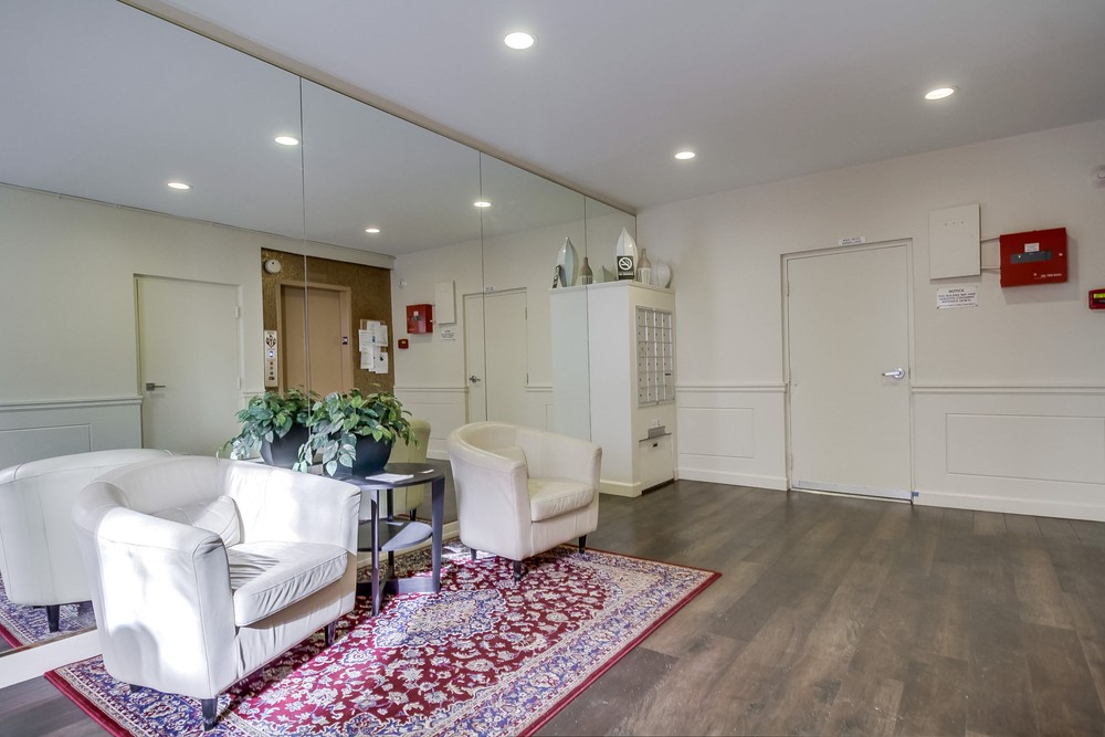 Virtual tour photo 6 of 54 for 3421 Park Blvd