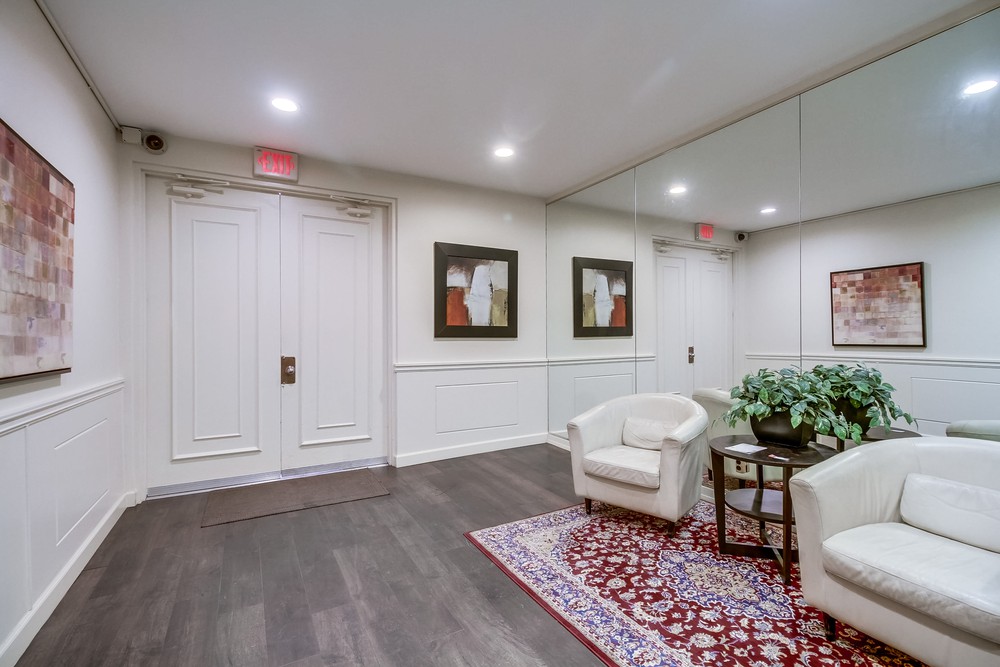 Virtual tour photo 7 of 54 for 3421 Park Blvd