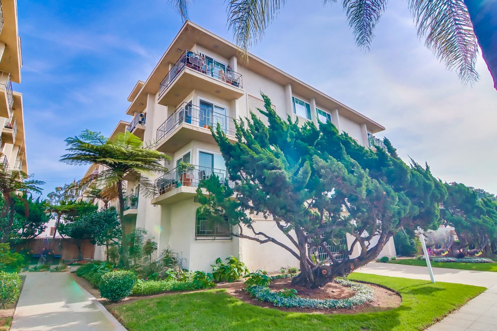 Virtual tour photo 4 of 43 for 3421 Park Blvd
