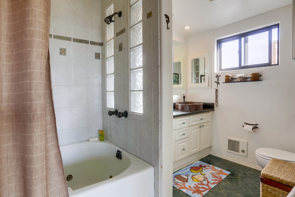 Virtual tour photo 30 of 65 for 3422 Borreson St