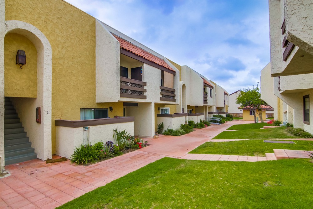 Virtual tour photo 1 of 40 for 3422 Palm Ave UNIT 4