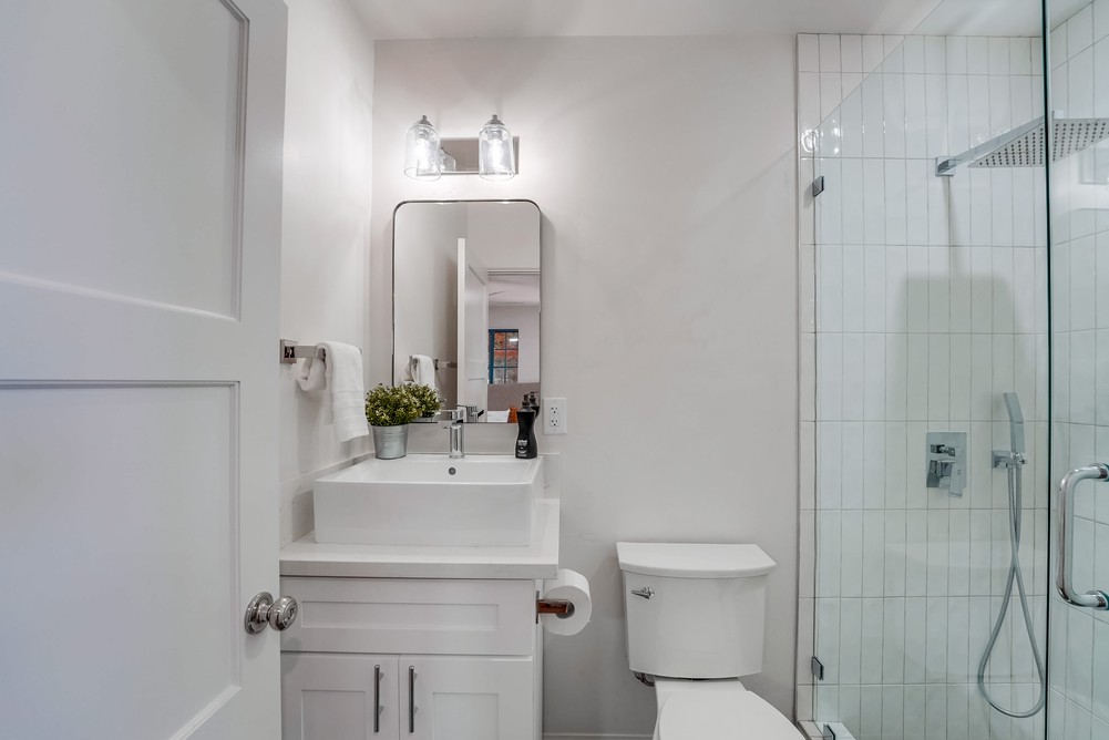 Virtual tour photo 53 of 87 for 3422 Whittier St