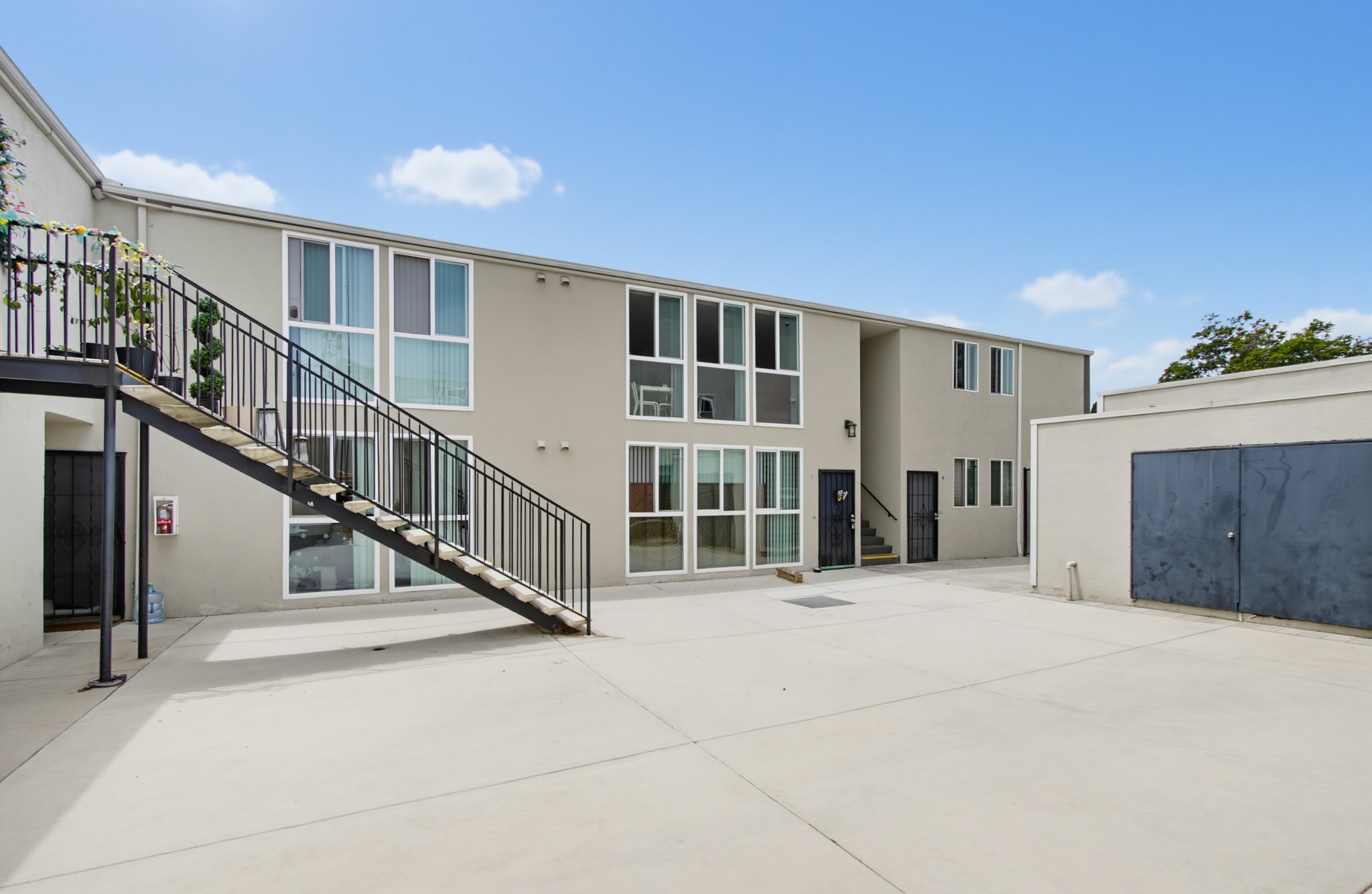 Virtual tour photo 9 of 71 for 3423 Marlborough Ave