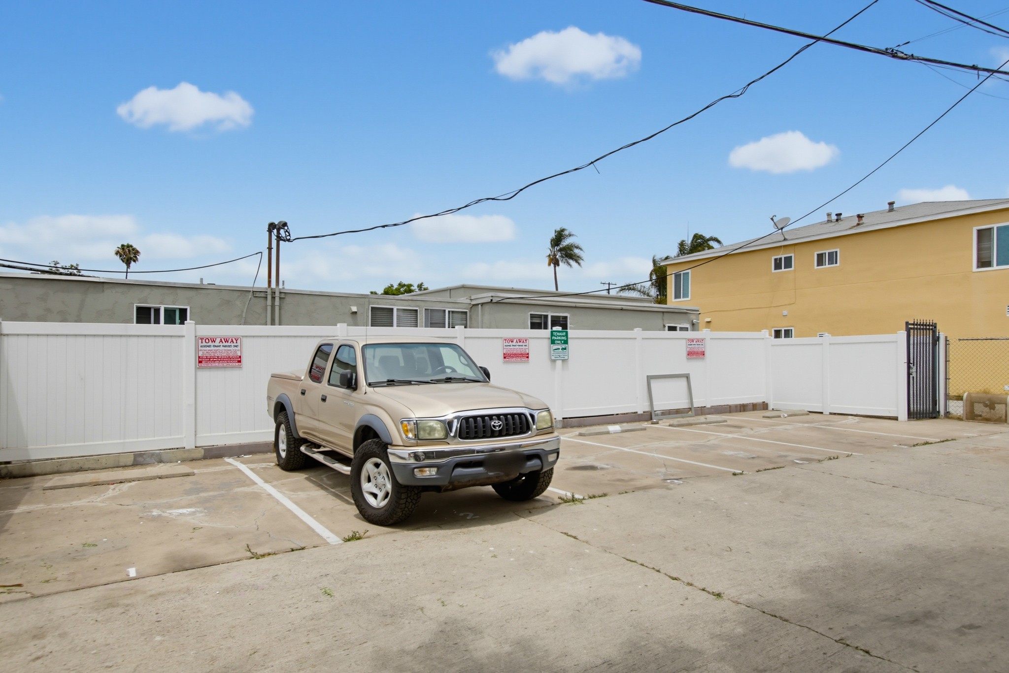 Virtual tour photo 33 of 71 for 3423 Marlborough Ave