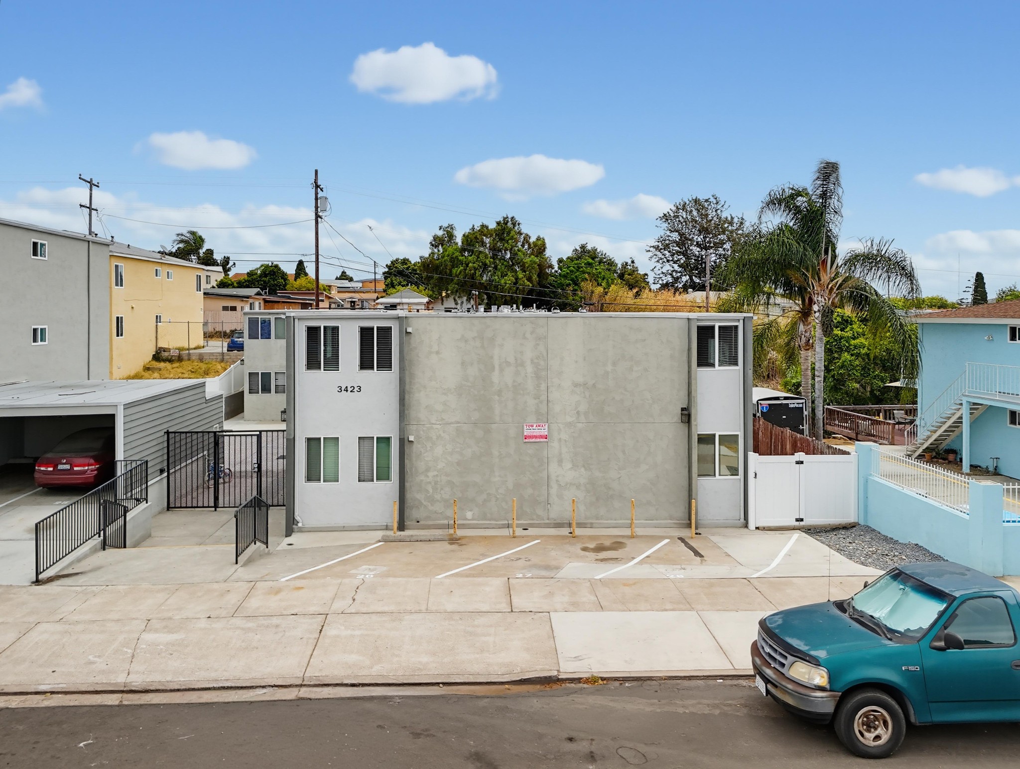 Virtual tour photo 7 of 54 for 3423 Marlborough Ave