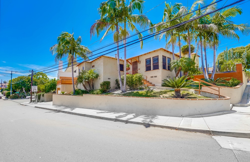 Virtual tour photo 1 of 50 for 3427 Redwood St