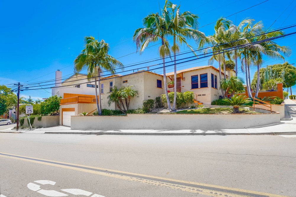 Virtual tour photo 3 of 50 for 3427 Redwood St