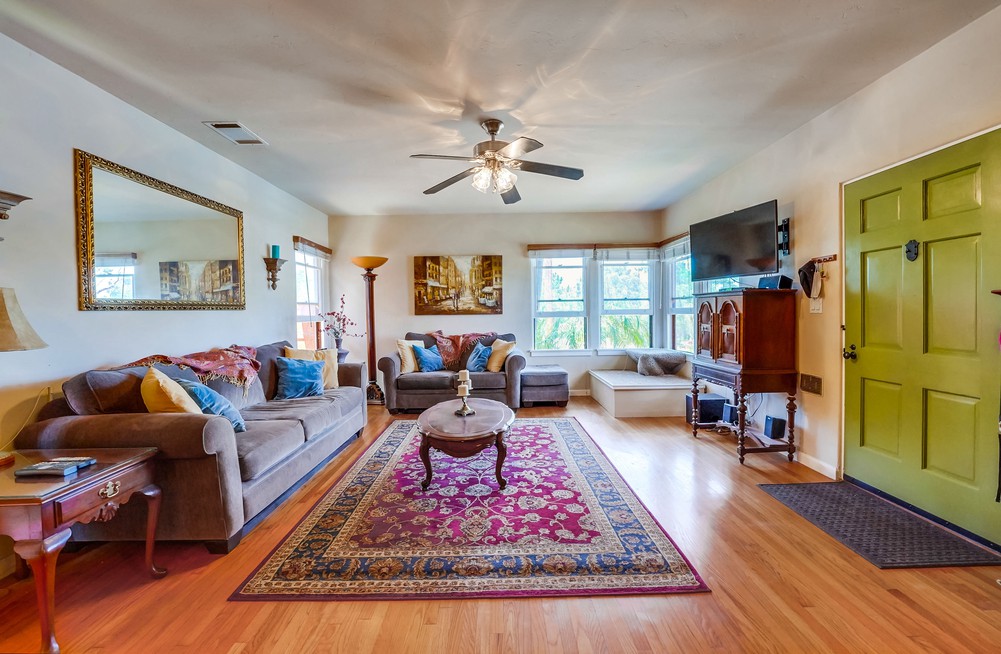Virtual tour photo 9 of 50 for 3427 Redwood St