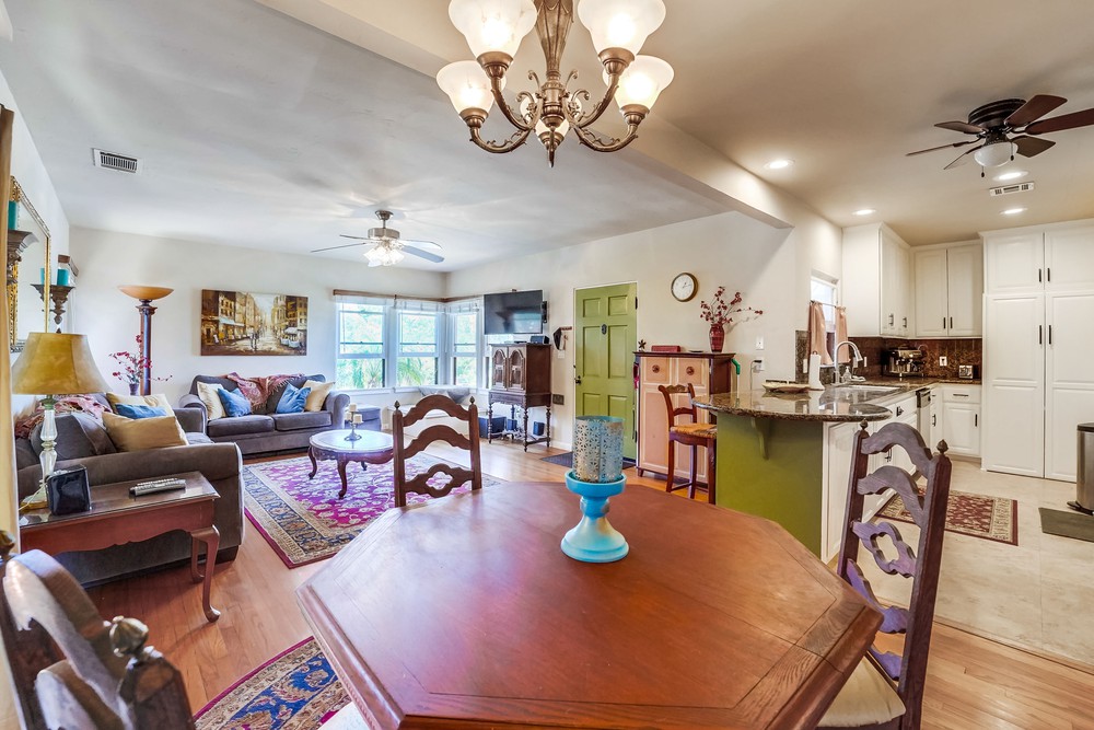 Virtual tour photo 16 of 50 for 3427 Redwood St