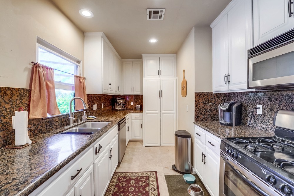Virtual tour photo 21 of 50 for 3427 Redwood St