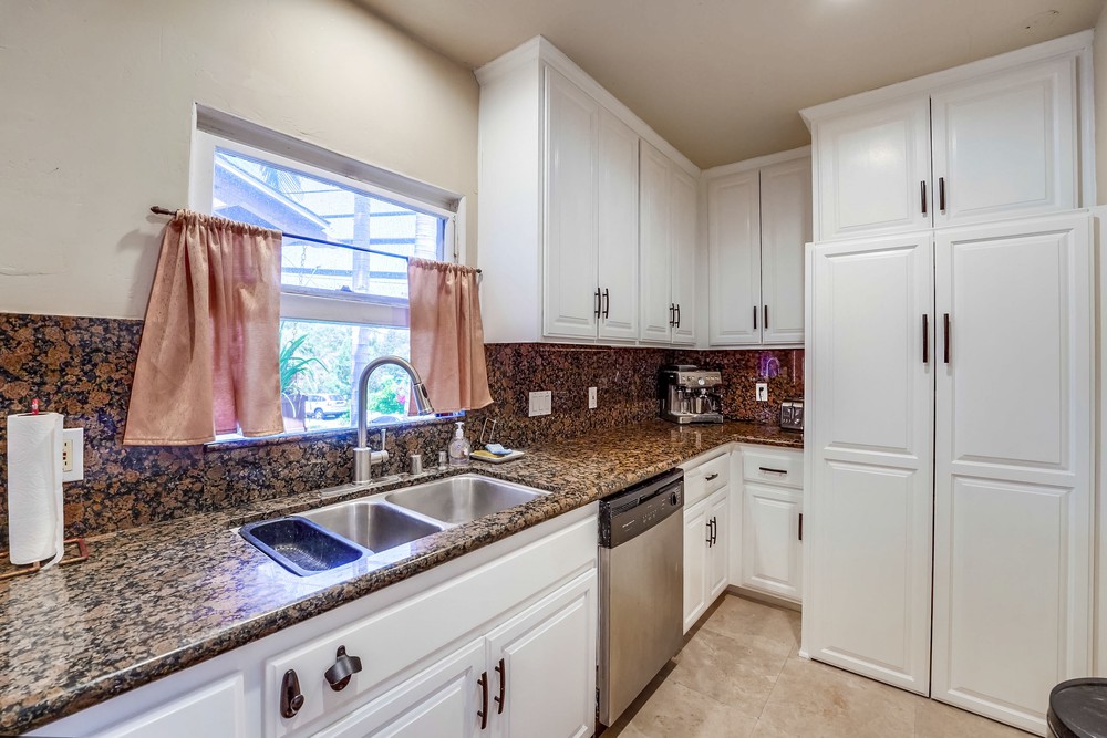 Virtual tour photo 22 of 50 for 3427 Redwood St