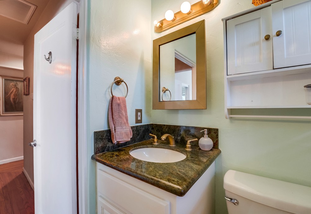 Virtual tour photo 26 of 50 for 3427 Redwood St