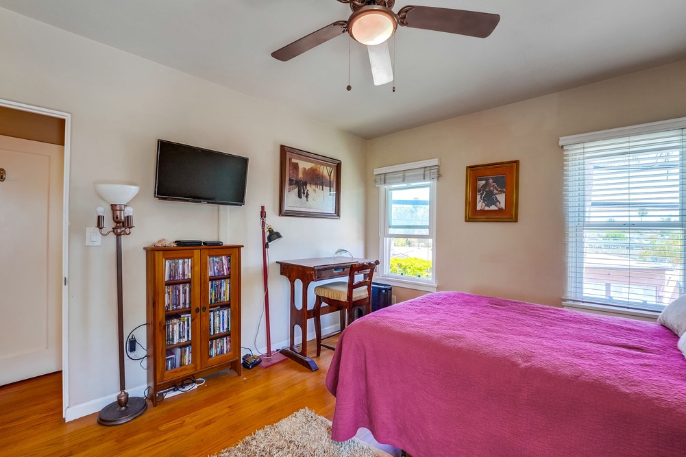 Virtual tour photo 28 of 50 for 3427 Redwood St