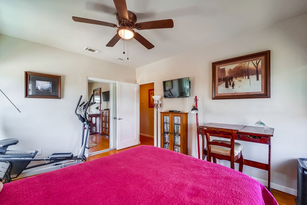 Virtual tour photo 29 of 50 for 3427 Redwood St