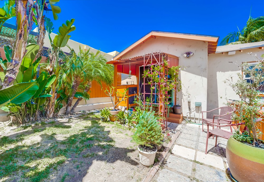 Virtual tour photo 41 of 50 for 3427 Redwood St