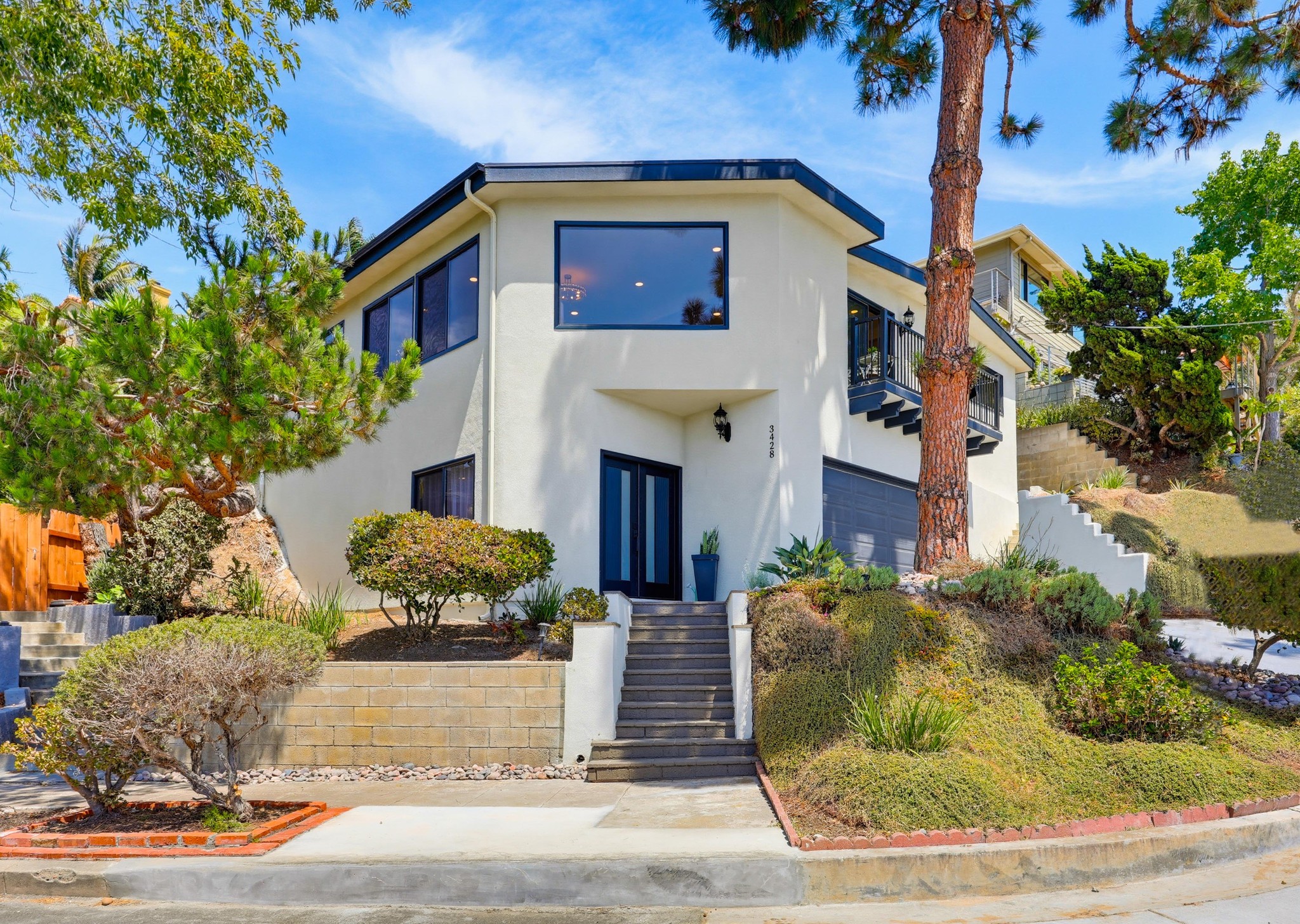 Virtual tour photo 1 of 83 for 3428 Quimby St