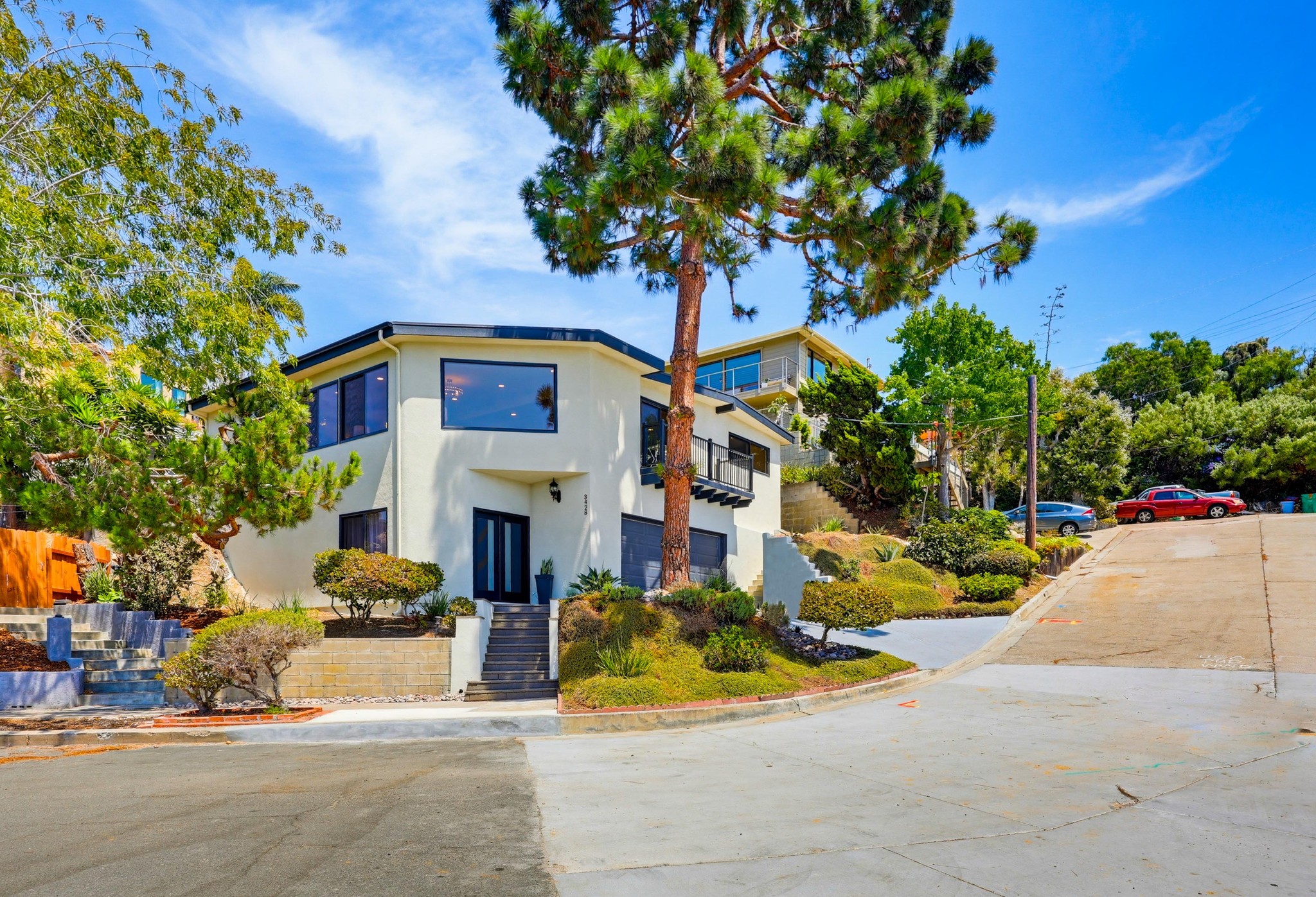Virtual tour photo 3 of 83 for 3428 Quimby St