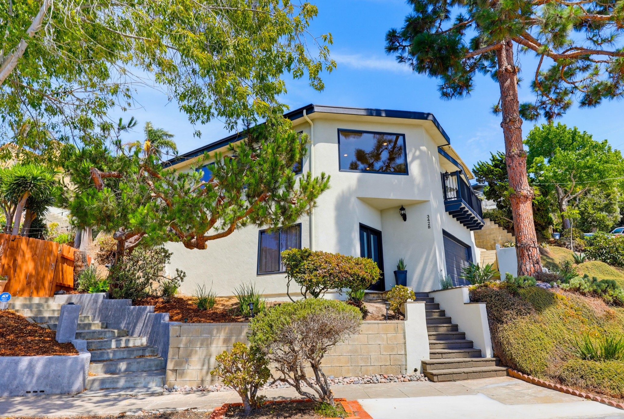 Virtual tour photo 4 of 83 for 3428 Quimby St