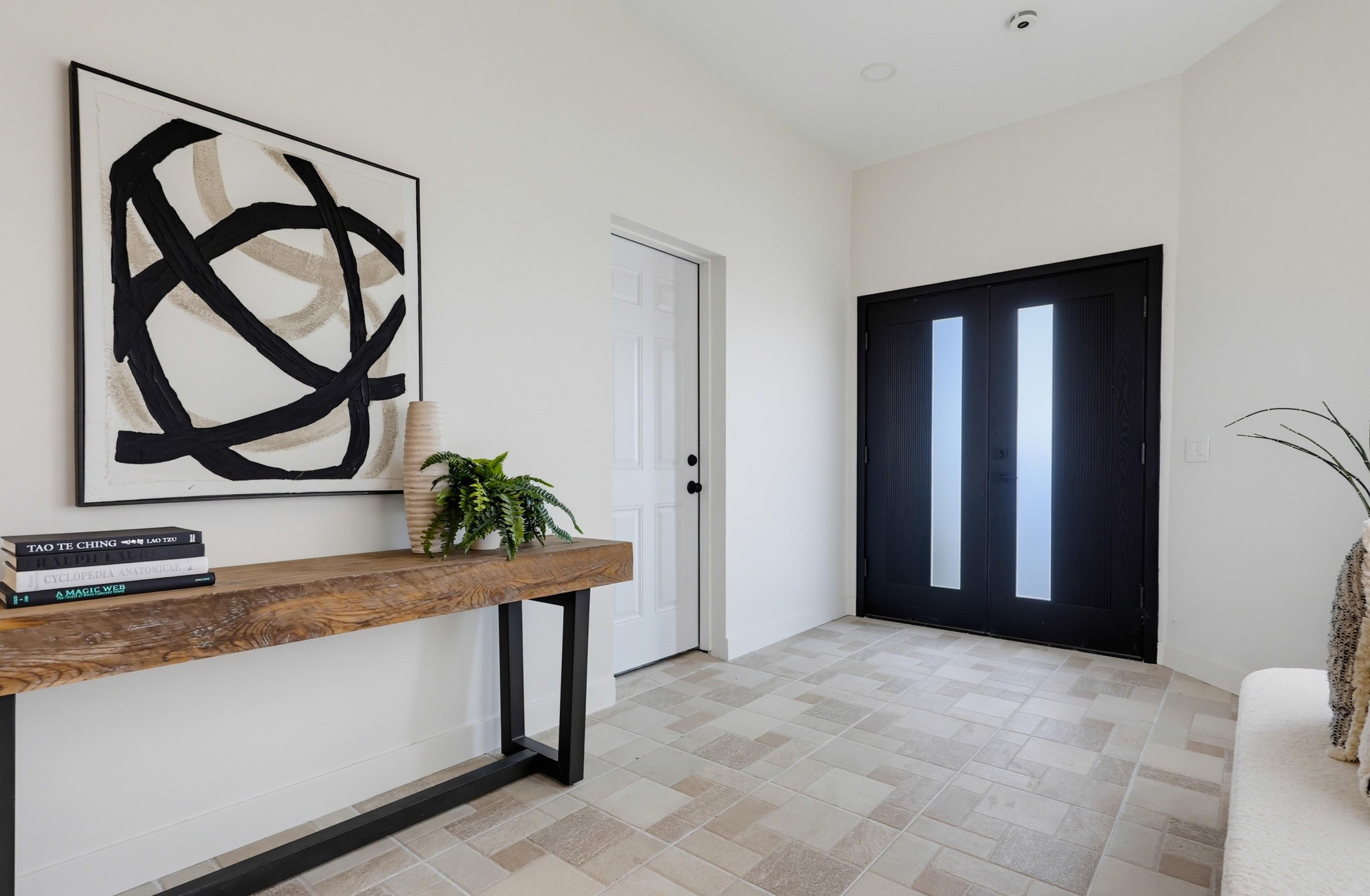 Virtual tour photo 8 of 83 for 3428 Quimby St