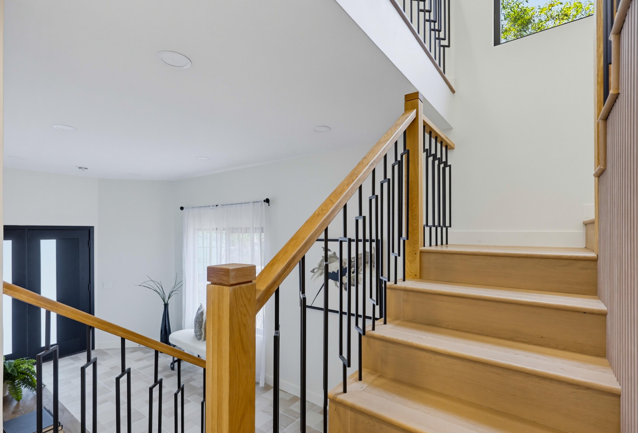 Virtual tour photo 10 of 83 for 3428 Quimby St