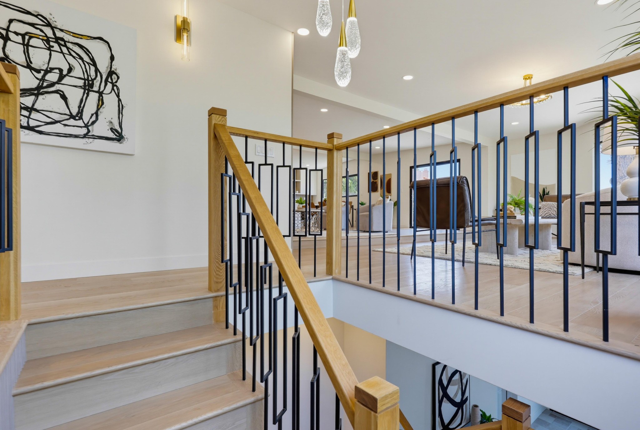 Virtual tour photo 11 of 83 for 3428 Quimby St