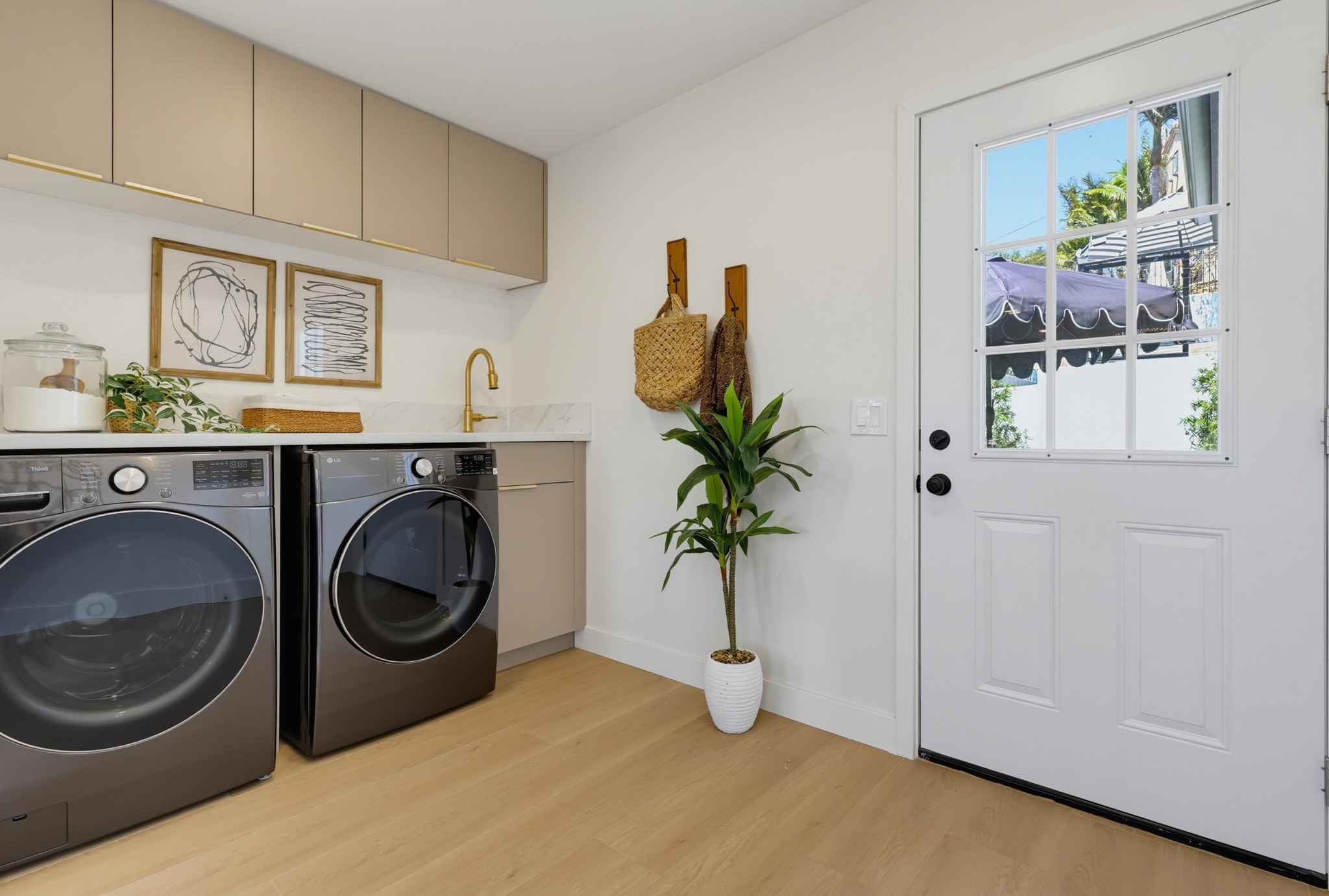 Virtual tour photo 12 of 83 for 3428 Quimby St