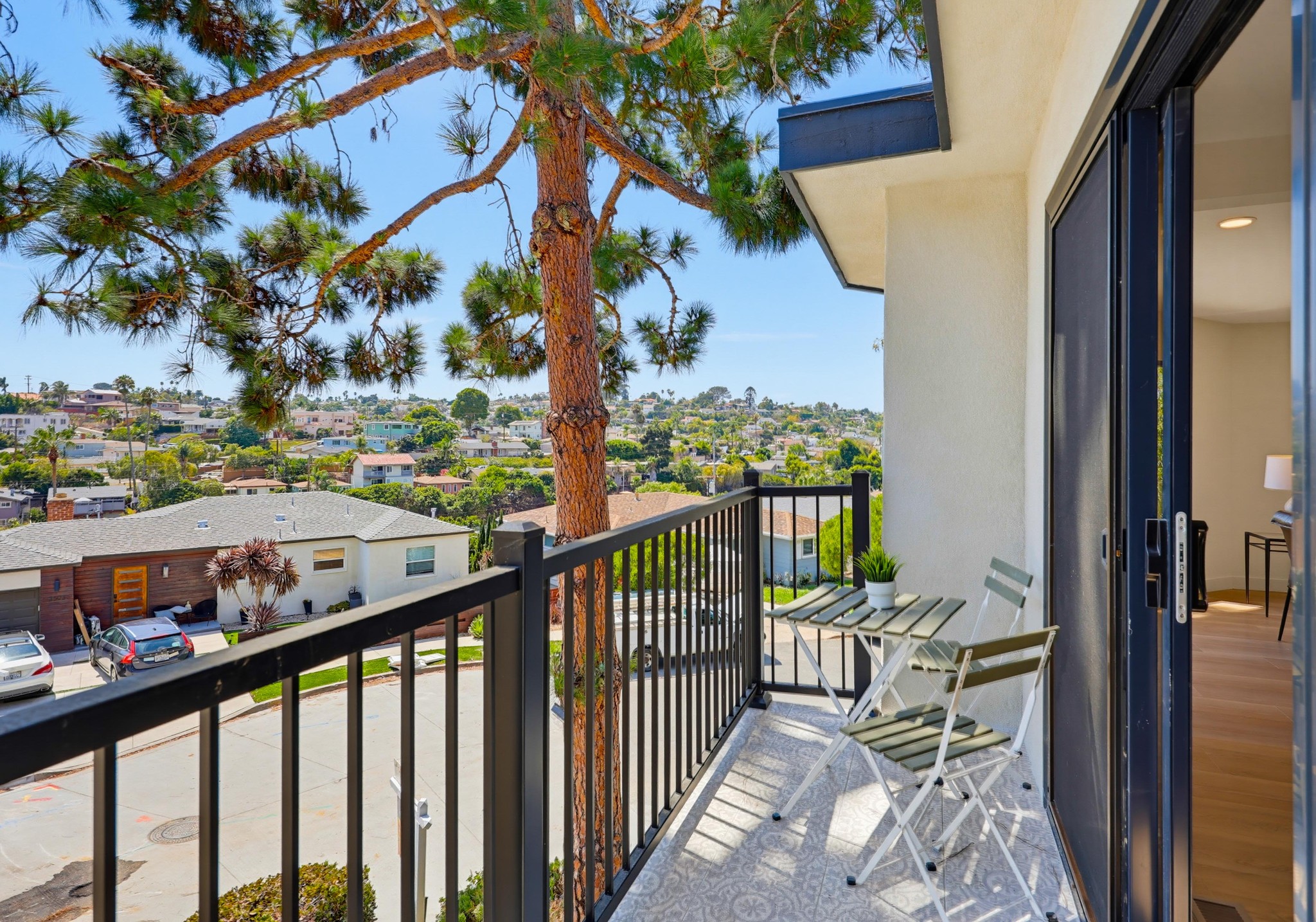 Virtual tour photo 28 of 83 for 3428 Quimby St