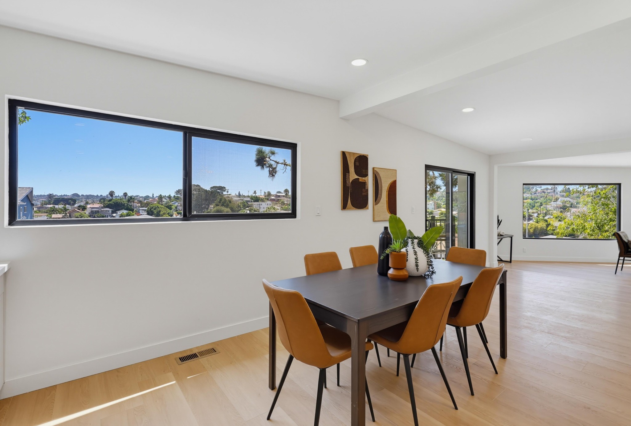 Virtual tour photo 32 of 83 for 3428 Quimby St