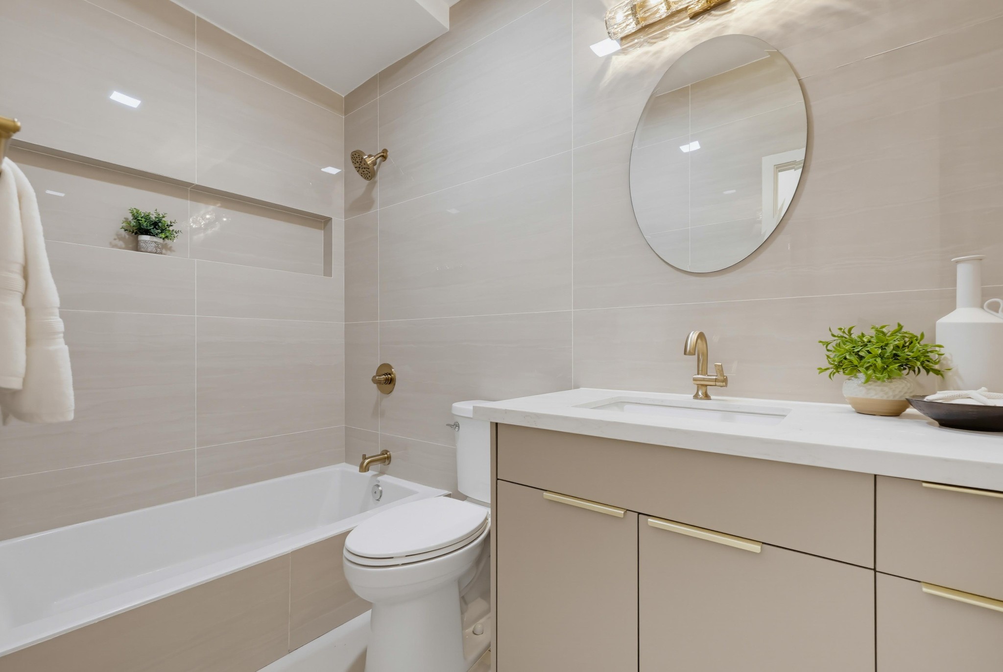 Virtual tour photo 49 of 83 for 3428 Quimby St