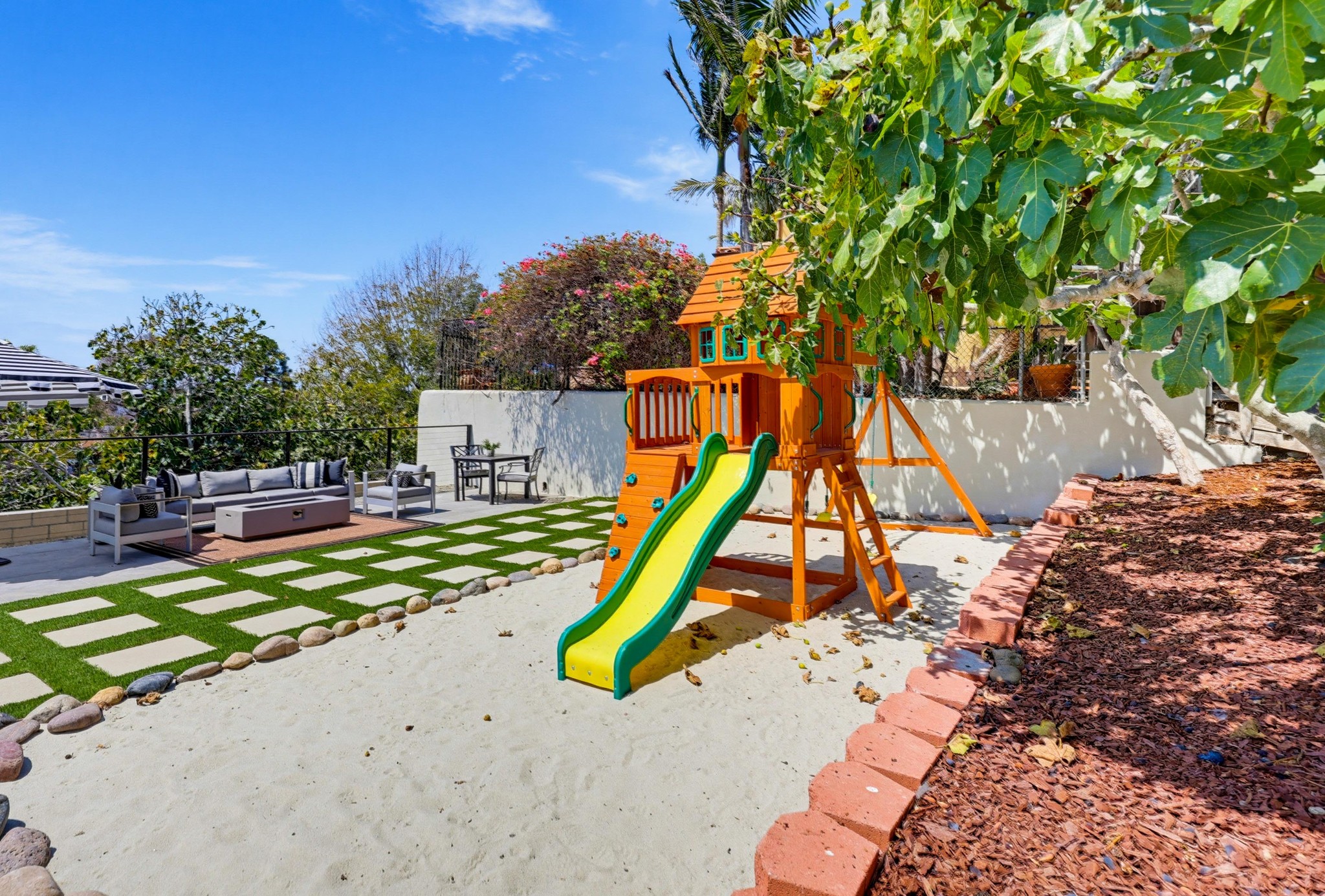 Virtual tour photo 70 of 83 for 3428 Quimby St