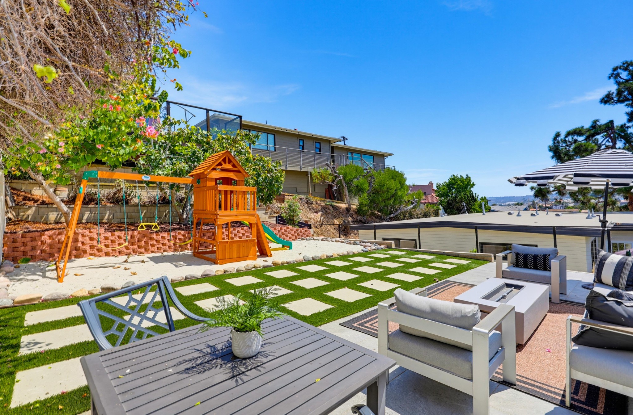 Virtual tour photo 73 of 83 for 3428 Quimby St