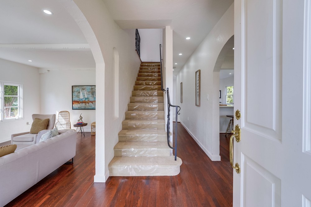 Virtual tour photo 8 of 80 for 3430 Yonge St