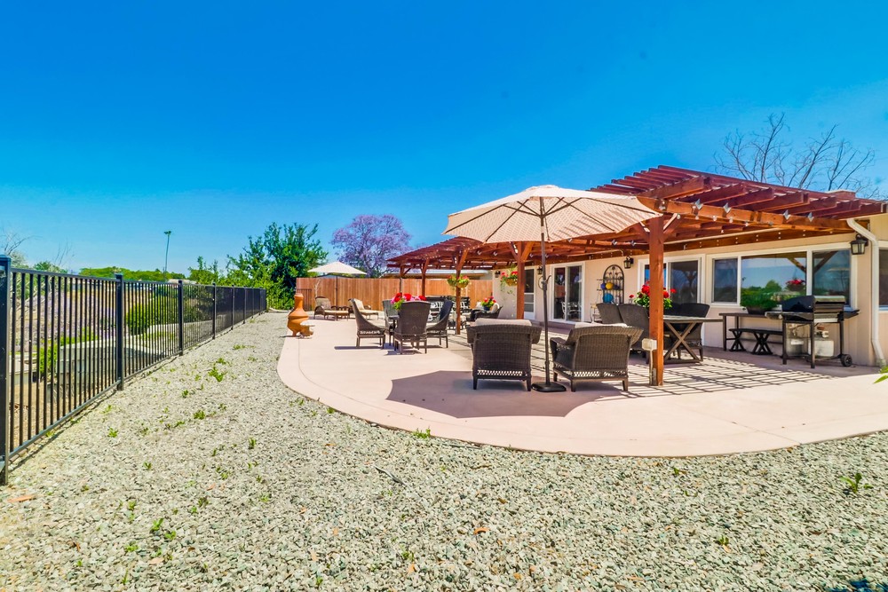 Virtual tour photo 37 of 44 for 3433 Rowe St