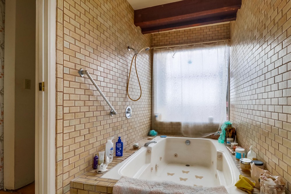 Virtual tour photo 26 of 62 for 3435 Hill St