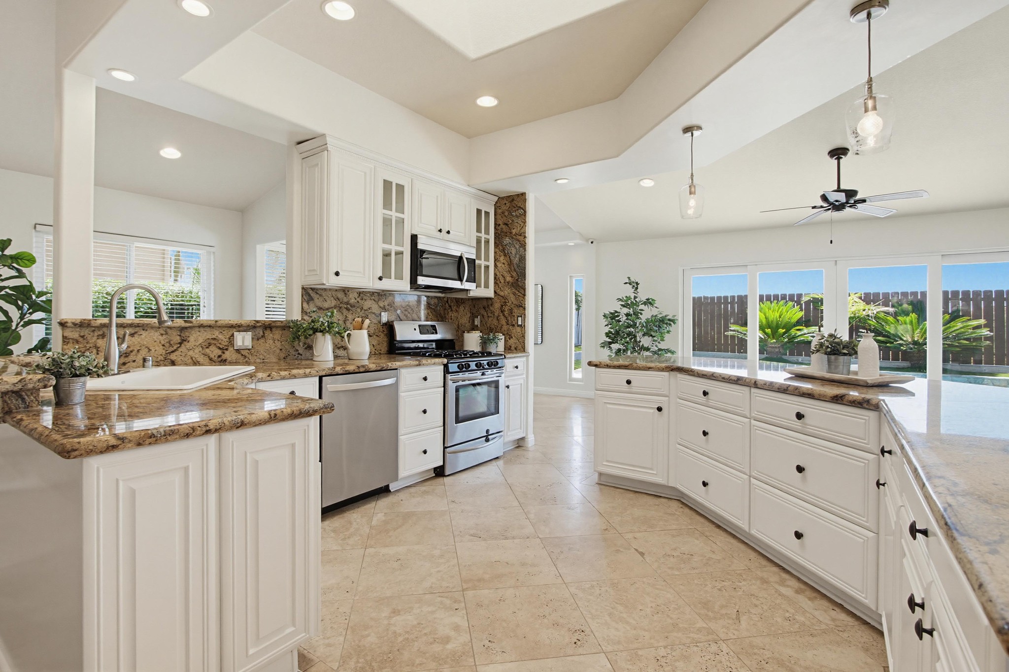 Virtual tour photo 16 of 63 for 3439 Southwood Dr