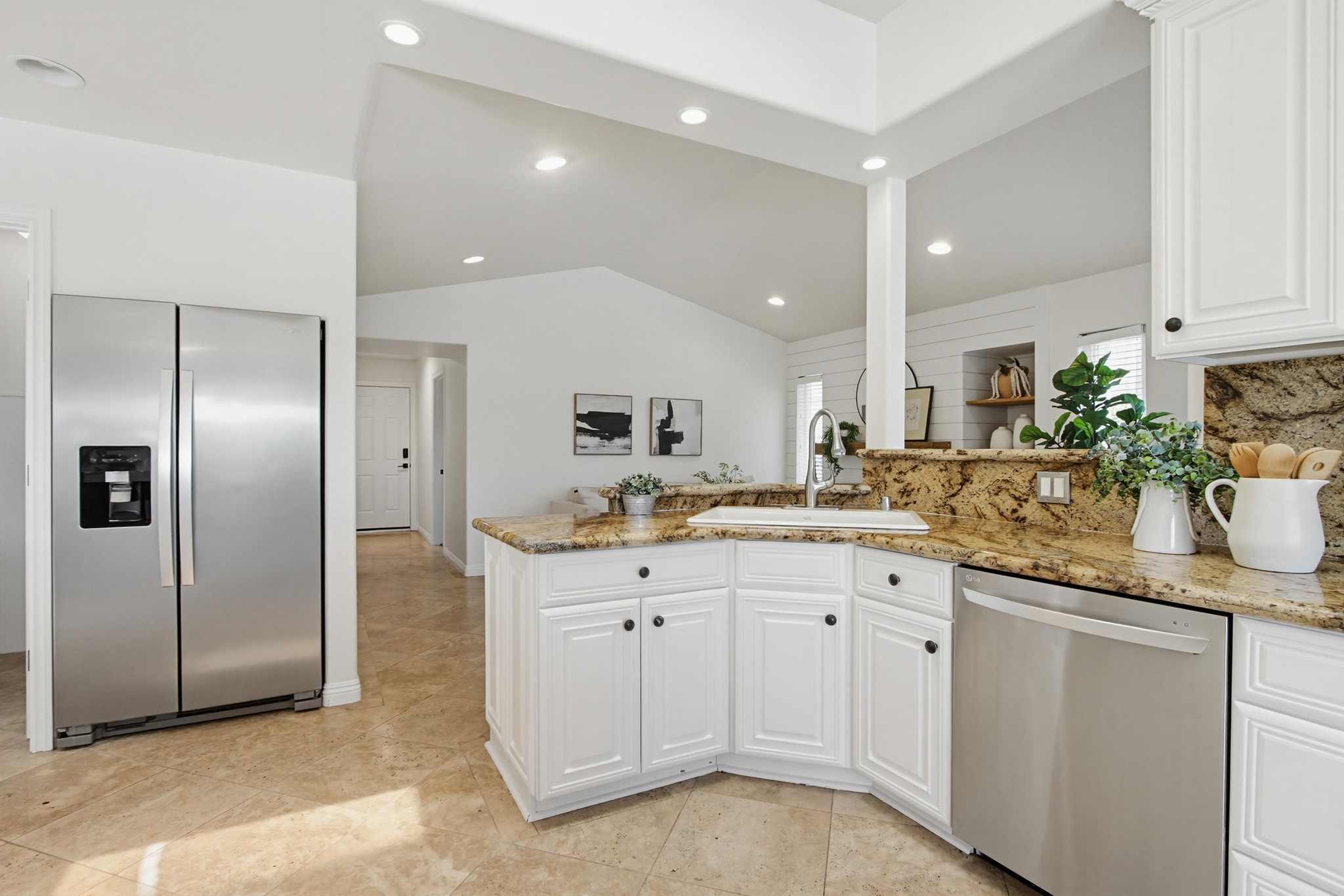 Virtual tour photo 18 of 63 for 3439 Southwood Dr