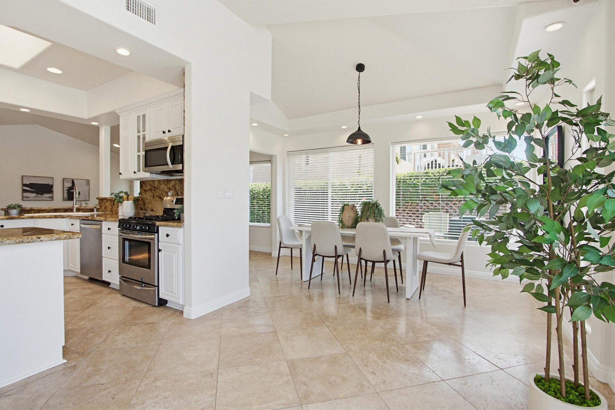 Virtual tour photo 19 of 63 for 3439 Southwood Dr